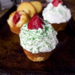 Japanese Christmas cupcakes