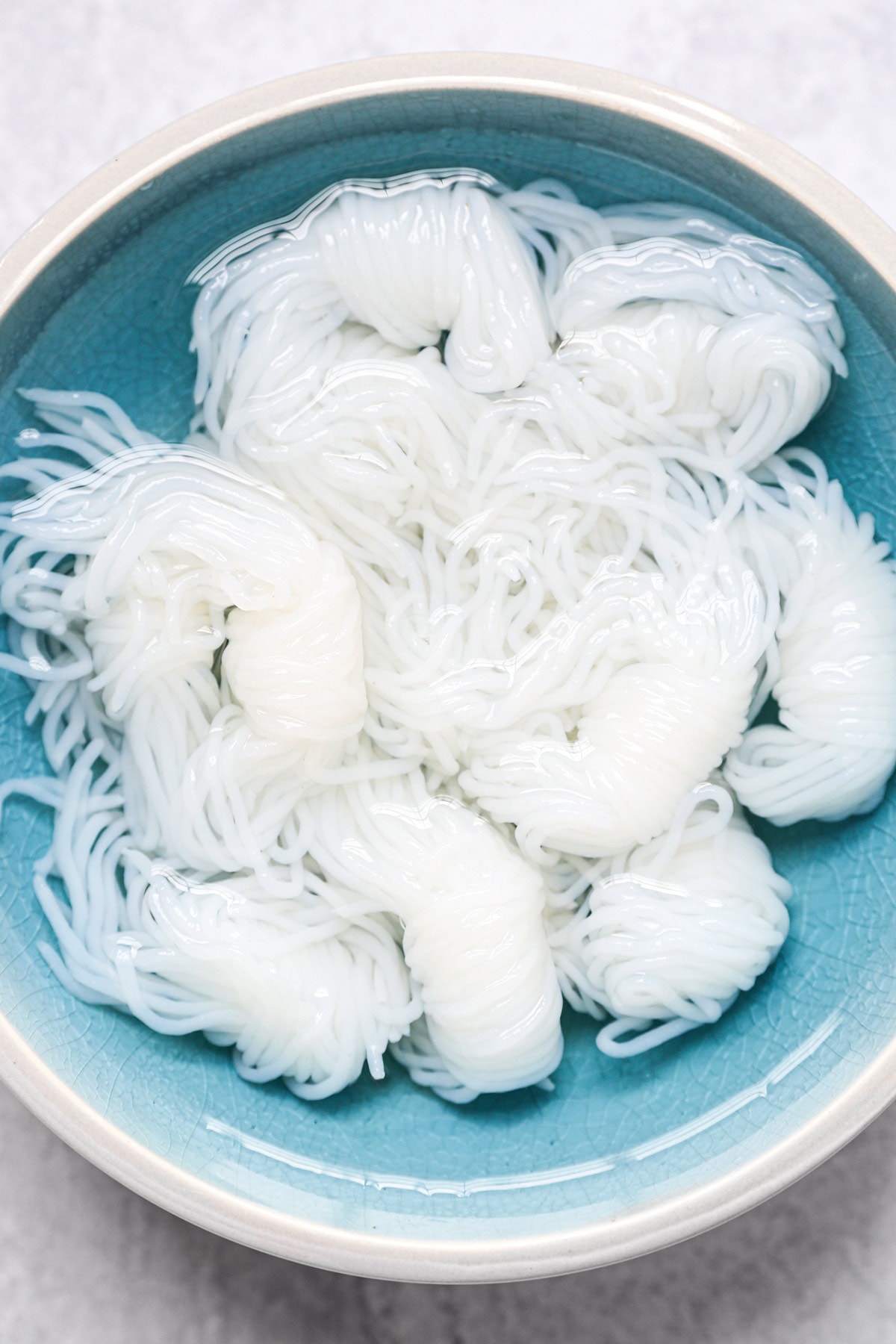 white konjac noodles