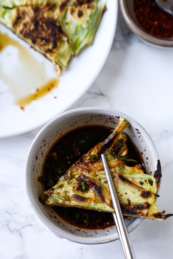 scallion pancakes - pajeon | pickledplum.com