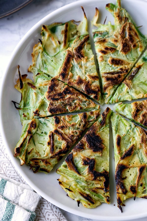 scallion pancakes - pajeon | pickledplum.com